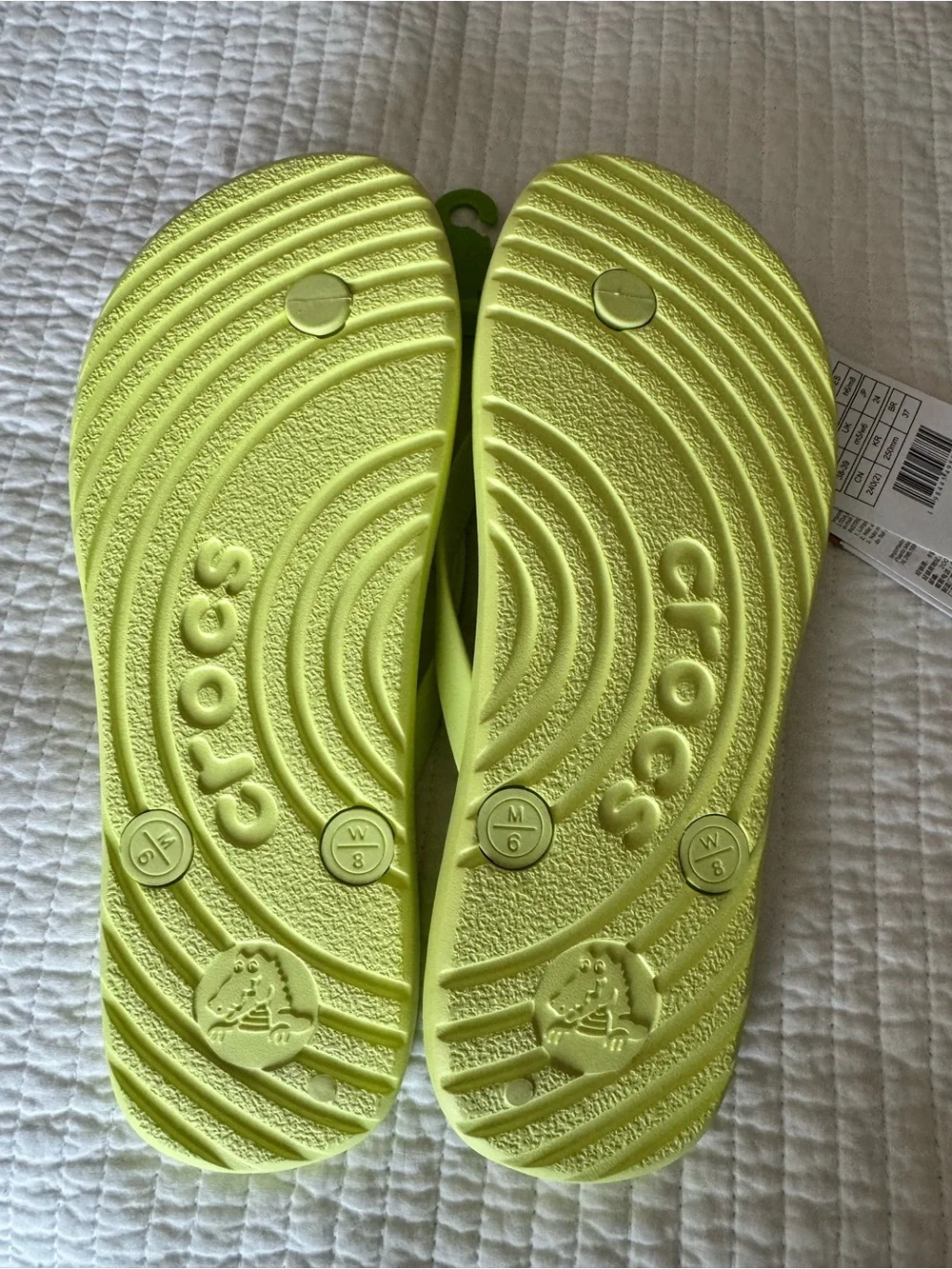 CROCS lightweight flip